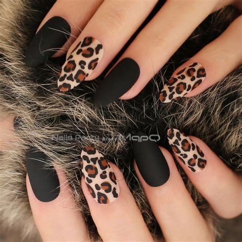 black leopard print nail ideas.